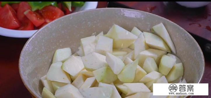 青茄子裹面粉的做法？