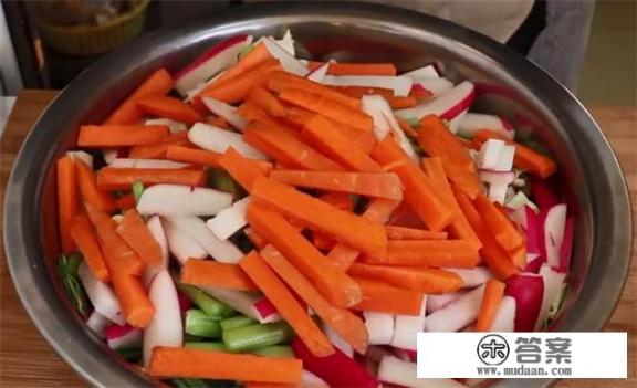 正宗泡菜的腌制方法和配料？