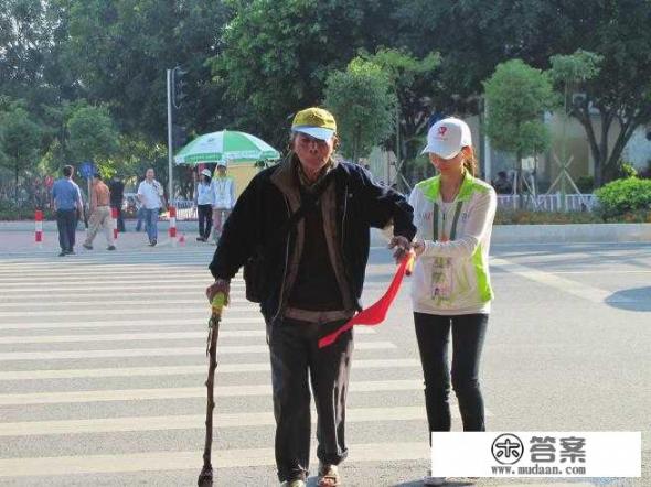 小学生扶摔倒老人,反被老人讹,您如何看?