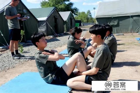 专科读了士官班，毕业了是不是在部队服役，几年可退伍？