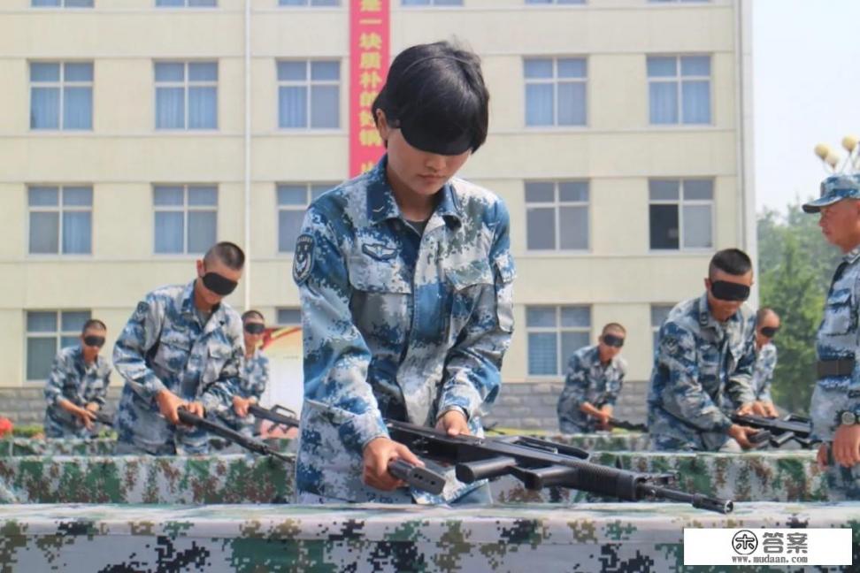 专科读了士官班，毕业了是不是在部队服役，几年可退伍？