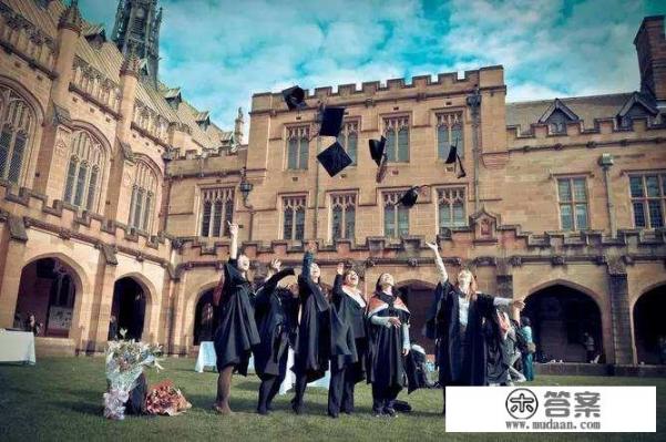 大学可以挂几科？