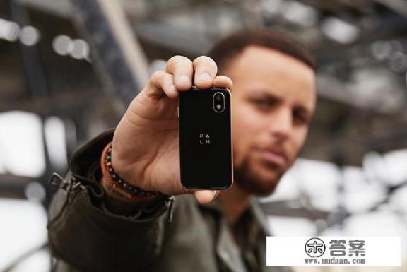 多才多艺？库里投资并代言的手机产品正式发布！只有信用卡大小的手机，有什么优势？