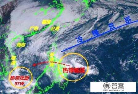 从海上形成的利奇马台风，海水是咸的，下的雨是从海里带来的吗，但雨水是淡水而非海水味怎么回事？