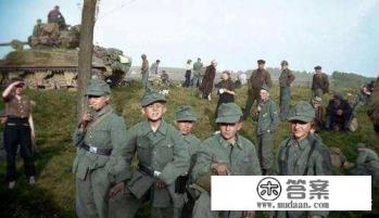 德国战败后，阿道夫·希特勒的警卫旗队为何绕过苏军奔袭112公里向美军投降？