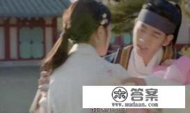 iu和伯贤会合作吗？