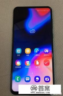 想买个三星手机，三星a9s和a8s价格差不多，哪个适合入手？