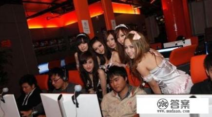 如何看待一些电竞陪玩“变味”了?难怪这么多人喜欢线下陪玩,有一些擦边球现象,你怎么看? 如何看待一些电竞陪玩“变味”了?难怪这么多人喜欢线下陪玩,有一些擦边球现象,你怎么看?