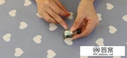 502胶水粘在手上怎么处理? 502胶水粘在手上怎么处理?