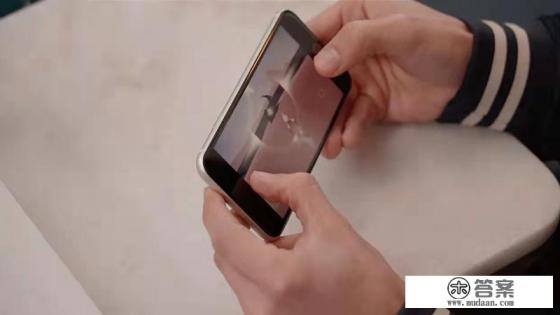 iPhone SE第三代起售价3499元，如何评价这一价格，值得购买吗？