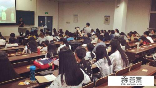 大学生谈恋爱都有婚前性行为吗？后来有分手，这样对未来的另一半公平吗？