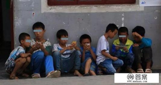 11岁熊孩子沉迷手游,偷拿癌症母亲化疗钱氪金,游戏公司的回应令人心寒,你有何看法?