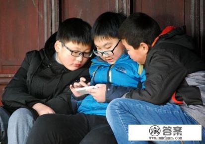 11岁熊孩子沉迷手游,偷拿癌症母亲化疗钱氪金,游戏公司的回应令人心寒,你有何看法? 11岁熊孩子沉迷手游,偷拿癌症母亲化疗钱氪金,游戏公司的回应令人心寒,你有何看法?