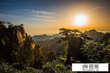 丽江旅游和黄山旅游哪个更具竞争力？