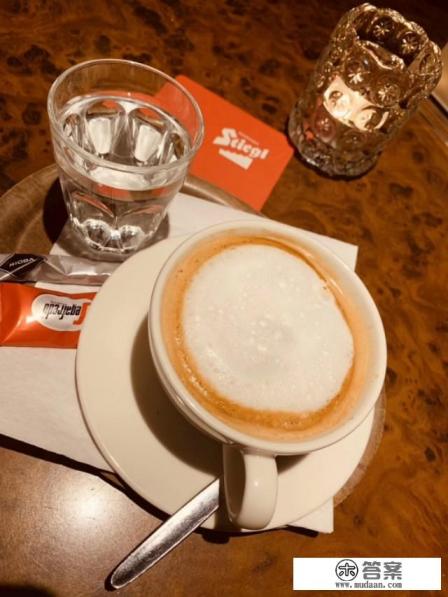 出国旅游点餐时最常用的英语句子有哪些？