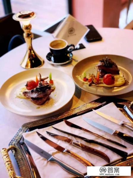 出国旅游点餐时最常用的英语句子有哪些？