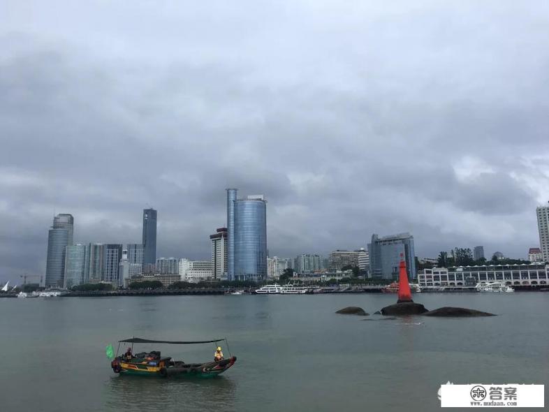 求去厦门鼓浪屿，厦门大学，环岛路，曾厝垵的攻略时间为：第一天中午到，第二天晚上走？