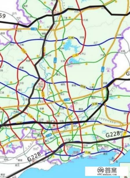 茂高二线规划时，如何才能将茂名的重要旅游资源整合起来？