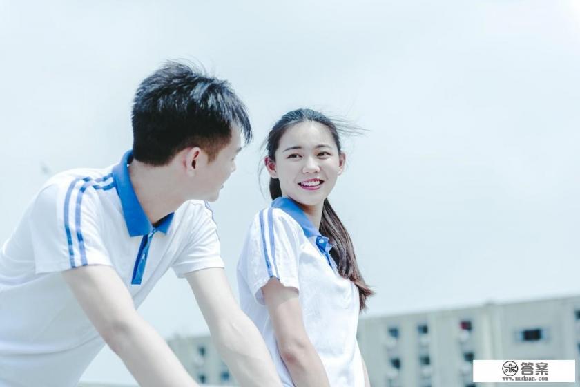 和初恋失联很多年，有了TA的联系方式，你会联系吗？为什么？