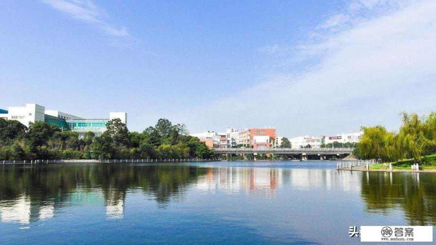 我儿子今年高考录取了南昌大学软件工程专业，这个专业好不好？