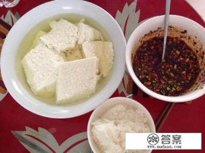 十一长假为什么西安，重庆游客数据高于成都，为何这两个城市旅游收入是成都一半左右？