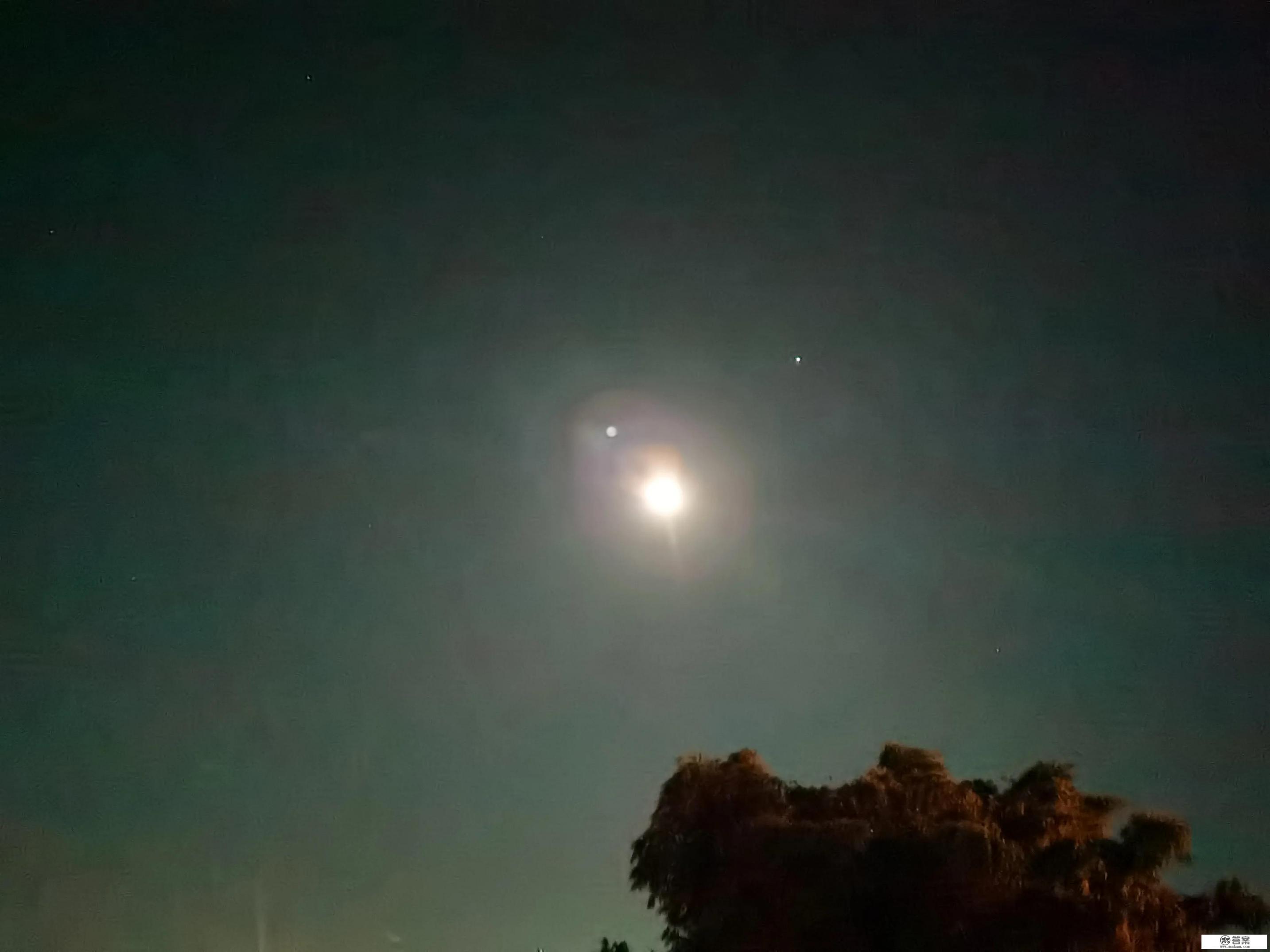 疫情高峰期来袭，如何为老年人群筑起新冠防护墙？