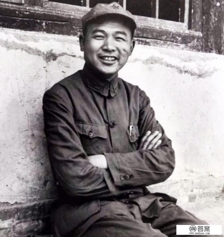 《长征大会师》里为什么中央红军会向陕北徐海东借钱呢？