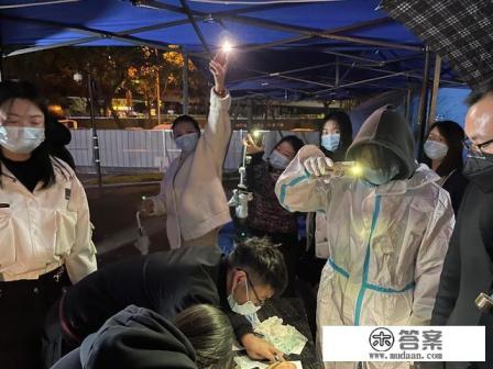 这次成都的疫情可不可怕？我们还能正常去成都旅游吗？