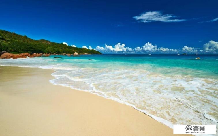 一家人去旅游，有老人和孩子，去哪里比较好呢？