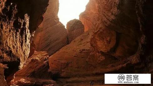 在新疆租车旅游多少钱一天？有哪些攻略？