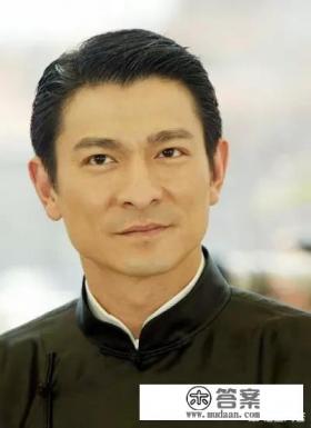 从刘德华，成龙，周润发，周星驰，郭富城中选一个人一起去旅游，你会选谁呢？