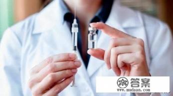 请问孩子可以一次接种两种疫苗吗？