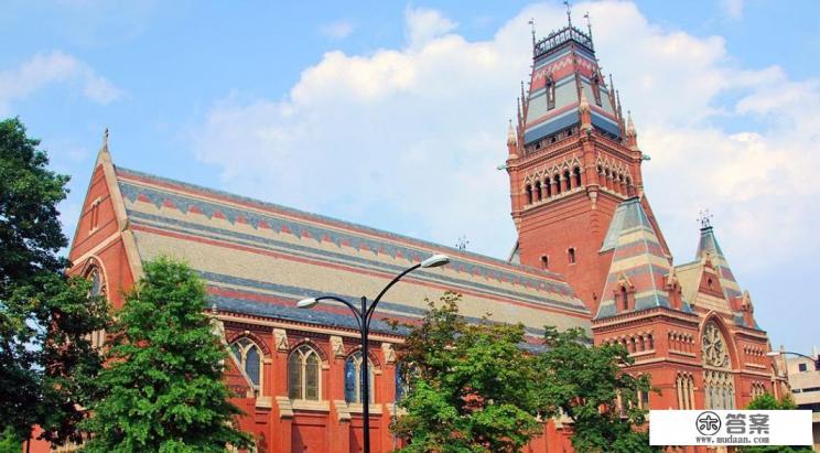 哈佛大学近代历任校长都有谁？有女校长吗？