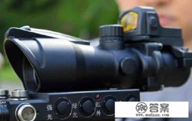 请问+3%命中的瞄准镜对战士和贼的近战命中率提高有用吗?