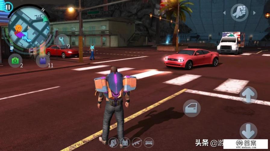 一个黑人和白人冒充警察的电影，黑人是个游戏设计师，求片名？