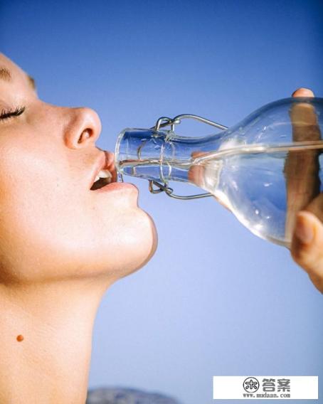 渴了可以直接喝水吗？