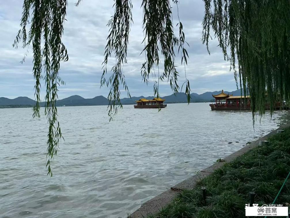 杭州之旅朋友圈语录？