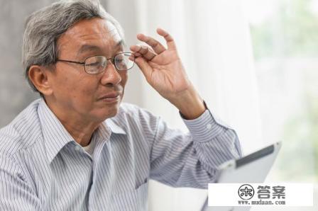 大学正教授退休金每个月多少? 大学正教授退休金每个月多少?