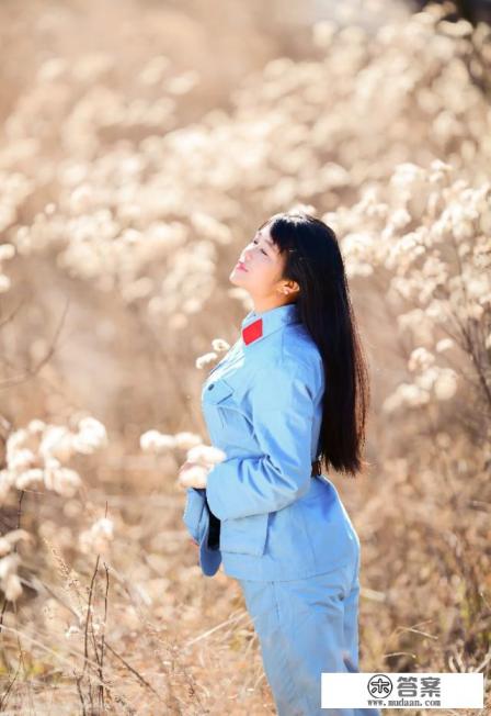 西王母存在什么和什么的两种形象？