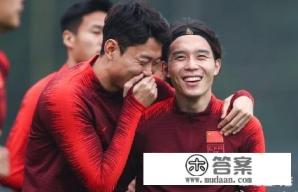 泰国看大象说说心情短语？