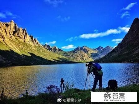 如何夸奖朋友旅游快乐？