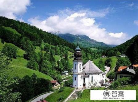 如何夸奖朋友旅游快乐？