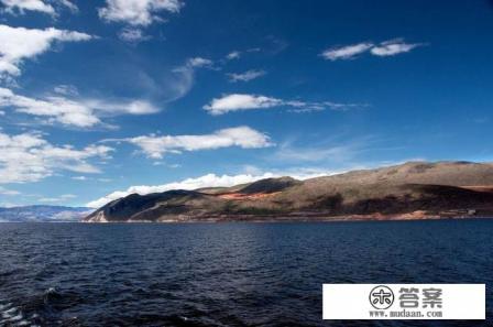 如何夸奖朋友旅游快乐？