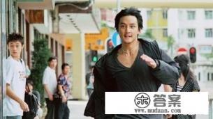 为什么在电影里，一方追击活口时不会开枪射脚呢？