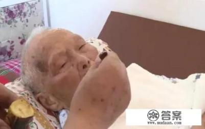 为什么女儿从妈妈的床上出嫁?