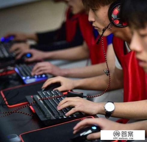 宅男为什么在外卖和游戏领域消费比例最多？