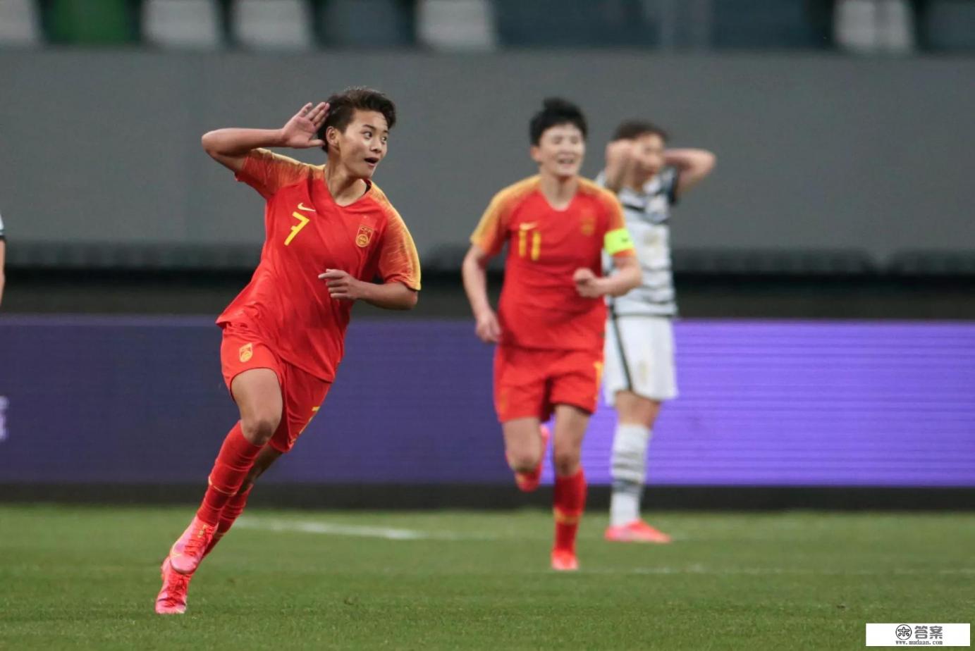 雷军小米MIX4发布会上发红包是否比只会搞爱国营销的公司优秀？