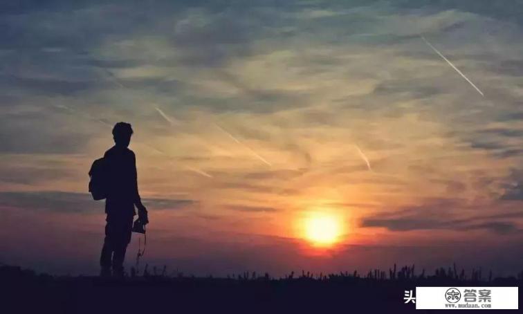 大半夜玩游戏是放松吗？