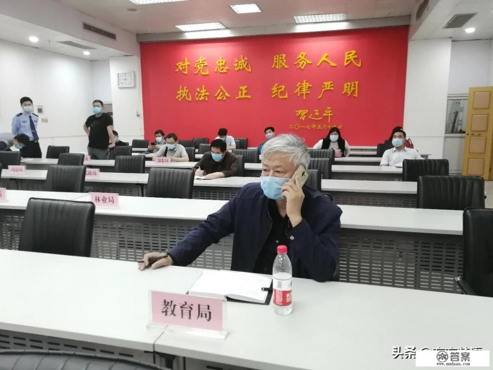 手机玩游戏比较暴力会不会按坏屏幕？