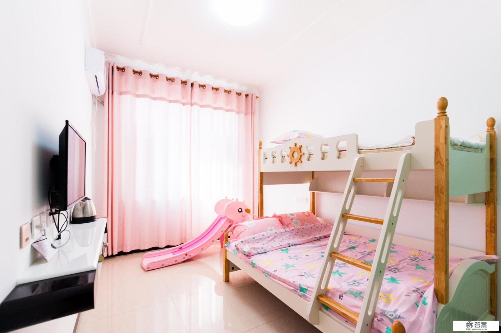 暑假北戴河及周边两三天。十人左右，住宿，餐饮及游玩有没有推荐？昌黎黄金海岸如何？